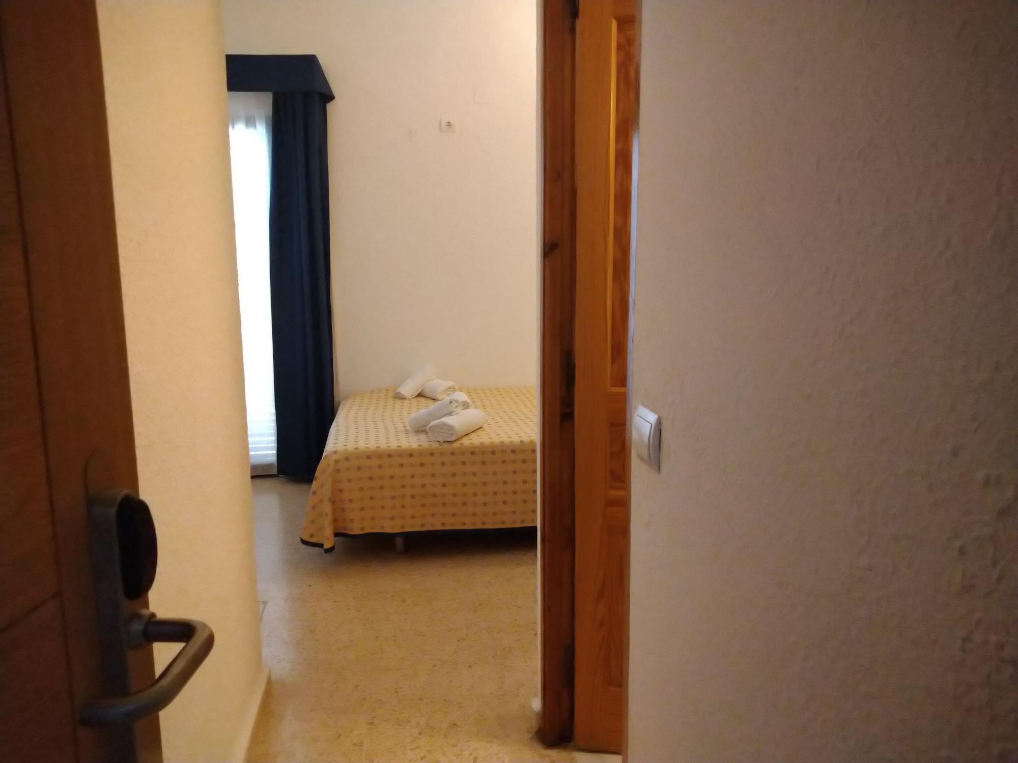 Hotel Roca Bella Es Pujols Εξωτερικό φωτογραφία