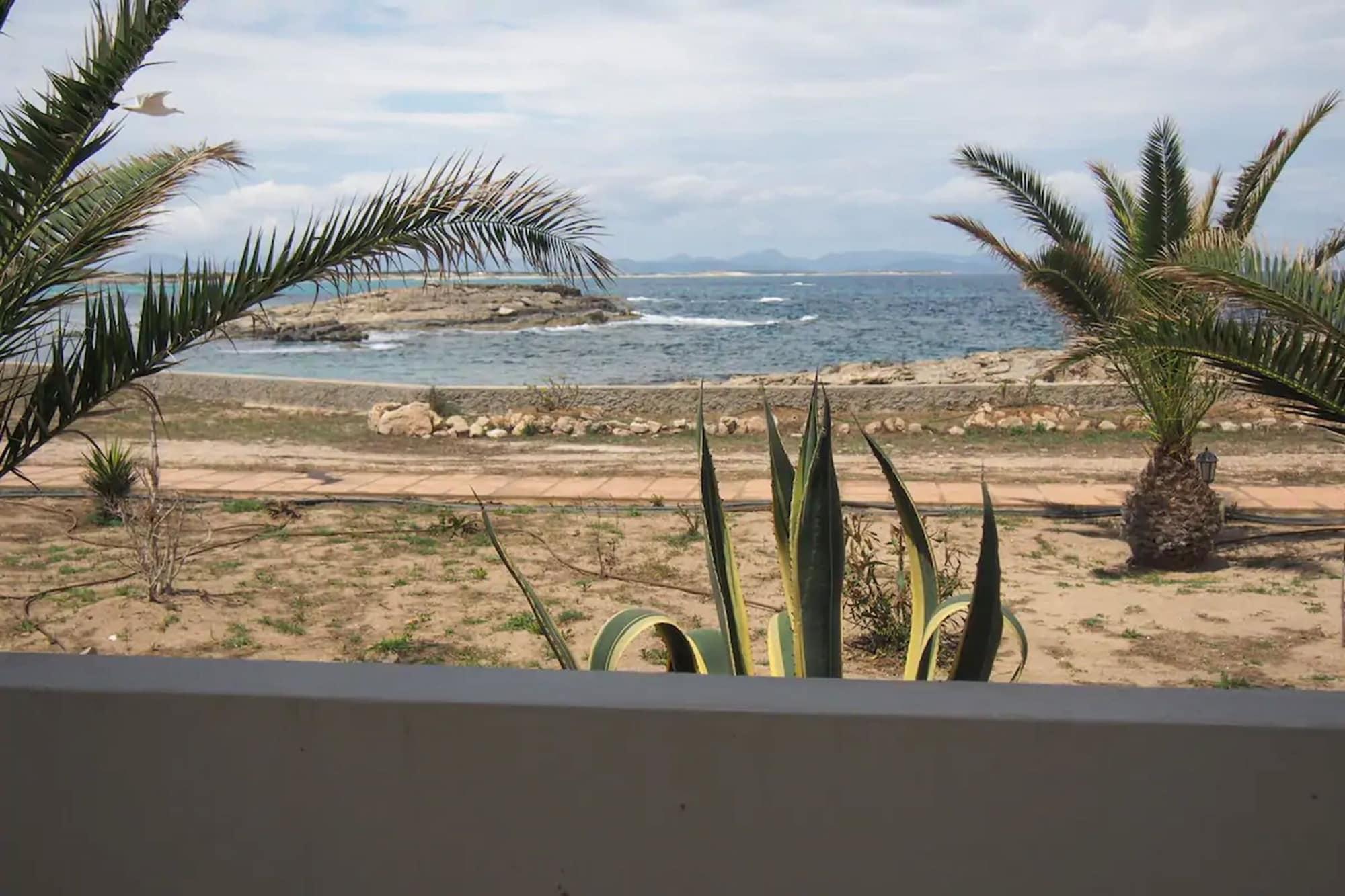 Hotel Roca Bella Es Pujols Εξωτερικό φωτογραφία