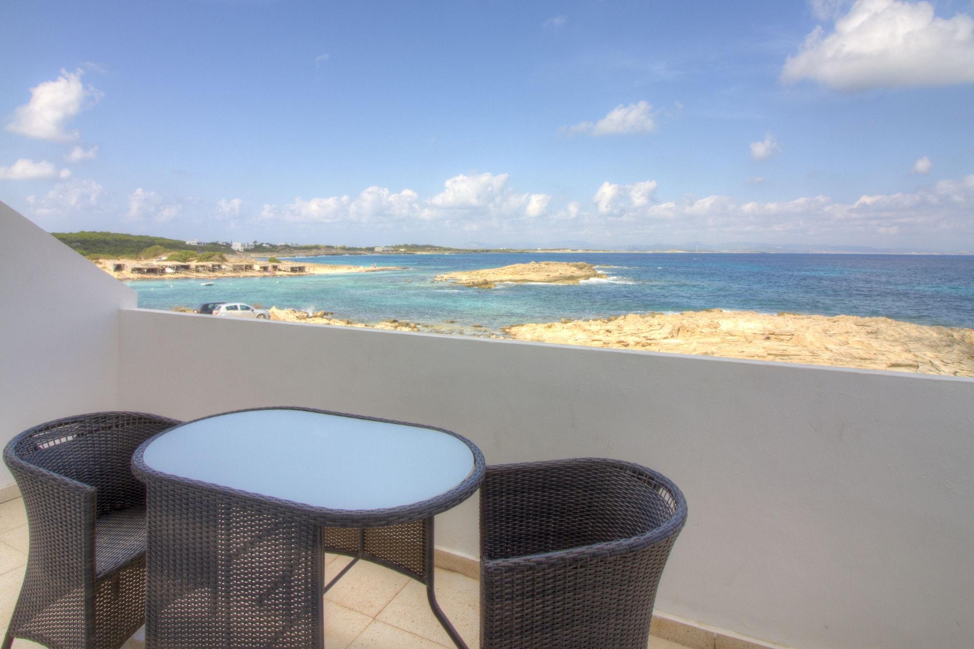 Hotel Roca Bella Es Pujols Εξωτερικό φωτογραφία