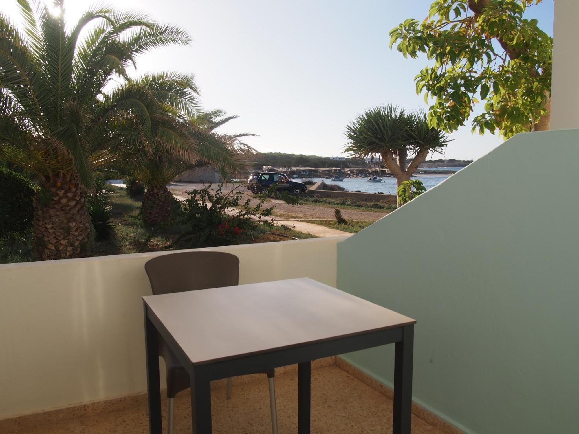 Hotel Roca Bella Es Pujols Εξωτερικό φωτογραφία