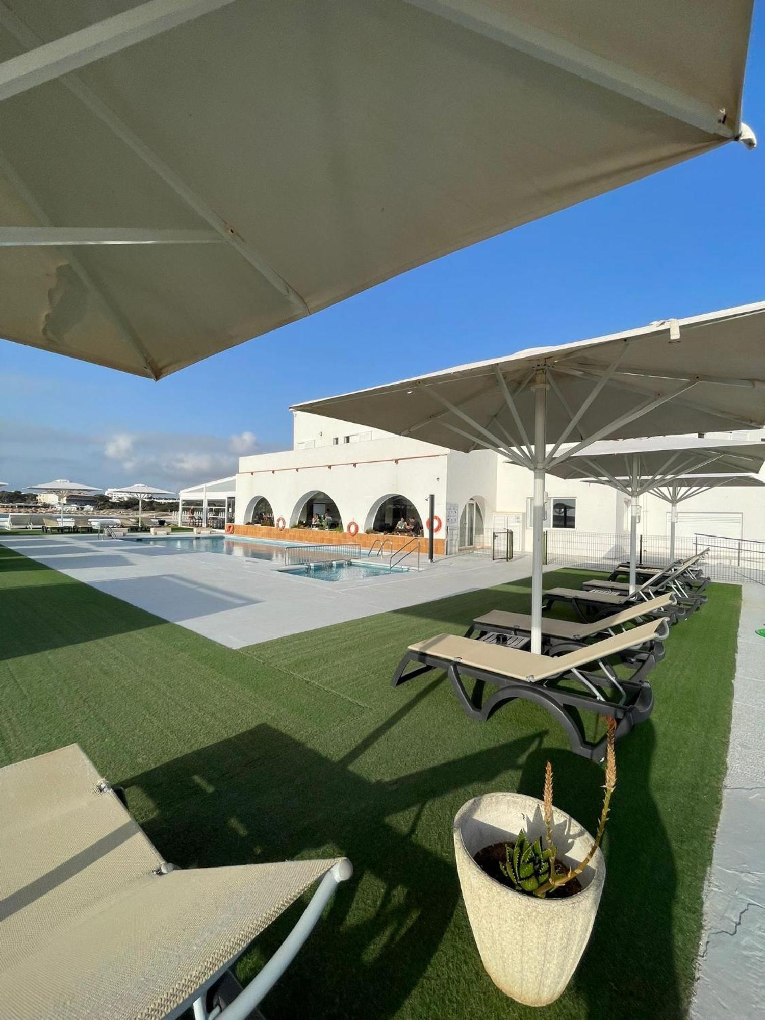 Hotel Roca Bella Es Pujols Εξωτερικό φωτογραφία