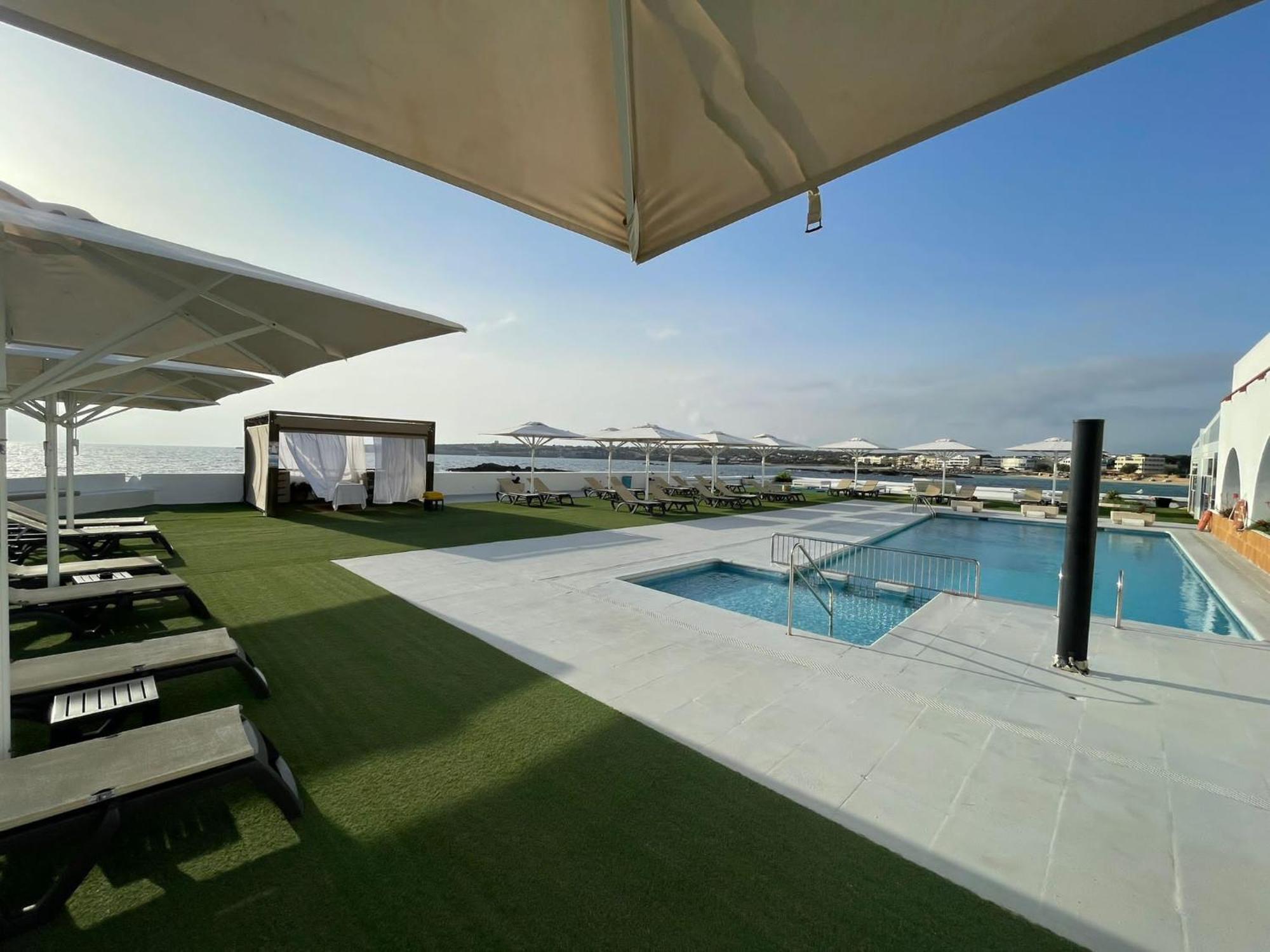 Hotel Roca Bella Es Pujols Εξωτερικό φωτογραφία