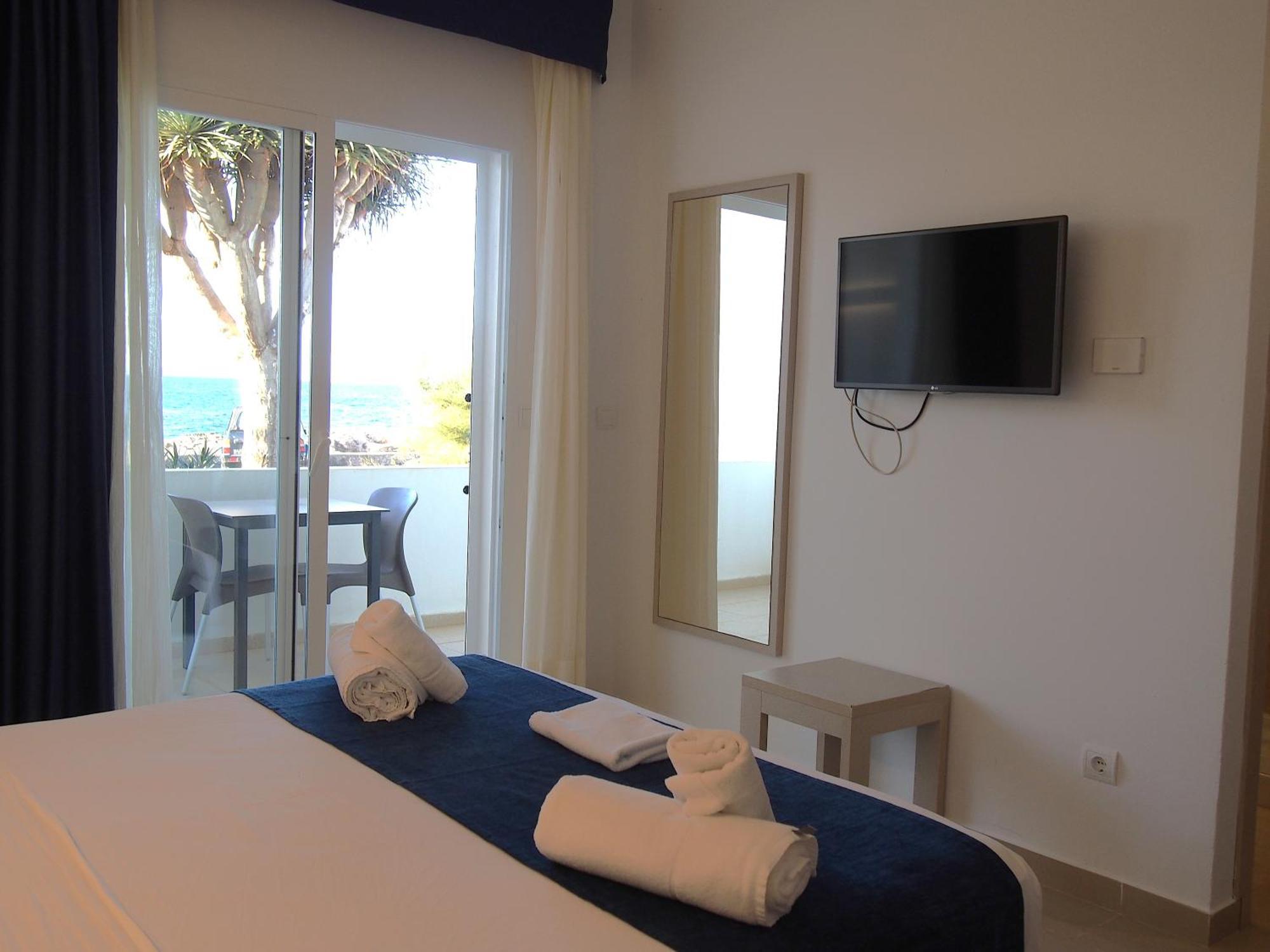 Hotel Roca Bella Es Pujols Εξωτερικό φωτογραφία